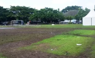 KONSER MUSIK : Seusai Konser SID, Rumput Lapangan Gulun Rusak