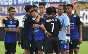 AREMA CRONUS : Samsul Arif dan Purwaka Yudi Hengkang, Pelatih Arema Terguncang