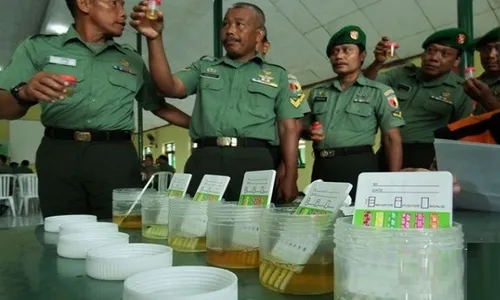 FOTO NARKOBA TNI : Urine Tentara Jombang Dites