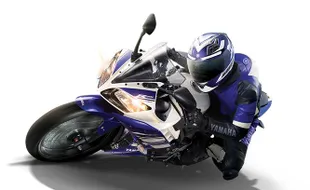 SEPEDA MOTOR YAMAHA : Yamaha Siapkan R15 Bermesin DOHC?