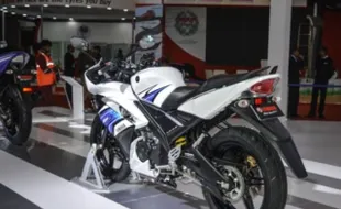 SEPEDA MOTOR YAMAHA : Coba Tebak, Ini Yamaha Vixion atau R15?