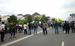 DEMO DI JOGJA : Ratusan Simpatisan PPP Demo Kemenkumham, Desak Menkumham Yasonna Laoly Mundur