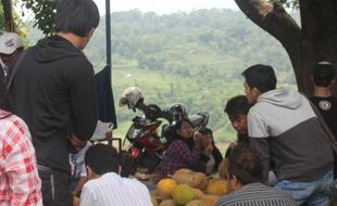 PESTA DURIAN : Festival Durian Gunung Pati Menarik Perhatian Warga