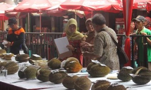 PESTA DURIAN : Ada Banyak Varian Durian di SFD 2016 Gunung Pati, Serbuu!