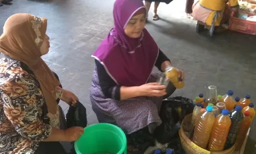 MUBENG BERINGHARJO : Menikmati Segelas Jamu Gendong di Pasar Beringharjo Hanya dengan Rp.2000