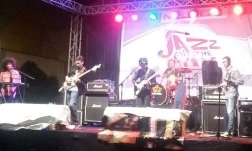 KONSER MUSIK : Hujan Tak Usik Jaz di Suncity Madiun...