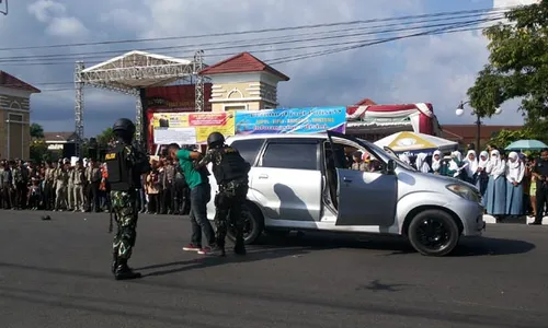 PENERIMAAN ANGGOTA POLRI : Sosialisasi di Gunungkidul, Polda DIY Pamer Robot