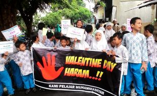 HARI KASIH SAYANG : Siswa SD Muhammadiyah 1 Semarang Tolak Perayaan Hari Valentine