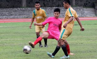 POPDA SMA : Tim Sepak Bola Solo Banyak PR