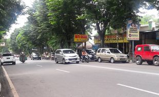 PENATAAN PARKIR BOYOLALI : Tak Ada Area Khusus Parkir, Jl.Pandanaran Boyolali Rawan Macet