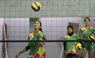 PROLIGA 2016 : Jakarta Elektrik PLN VS Gresik Petrokimia Awali Babak Final Four di Jogja