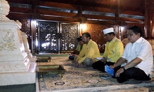 MUNAS PARTAI GOLKAR : Diawali Ziarah ke Makam Pak Harto, Idrus Marham Siap Pimpin Partai Golkar