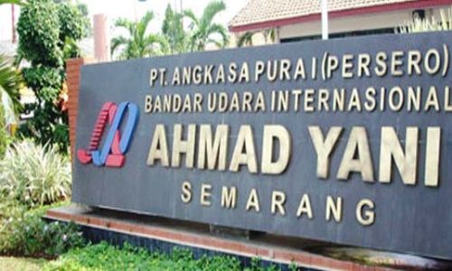 BANDARA AHMAD YANI : Angkasa Pura I Semarang Sangkal Apron Bandara A. Yani Ambles