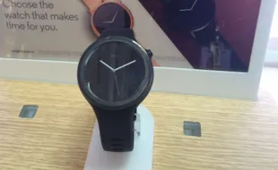 OS TERBARU : Moto 360 Tak Diperkuat Android Wear 2.0