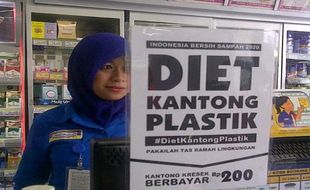 KANTONG PLASTIK BERBAYAR : Program Plastik Berbayar Belum Berdampak Penurunan Sampah