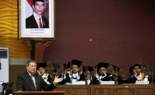 KAMPUS DI SEMARANG : Di Unnes, SBY Peroleh Penghargaan Konservasi