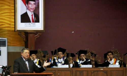 KAMPUS DI SEMARANG : Di Unnes, SBY Peroleh Penghargaan Konservasi