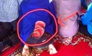 TRENDING SOSMED : 10 Cara Kocak Hindari Sandal yang Tertukar Saat Salat Jumat