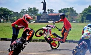 FOTO CAR FREE DAY AMBARAWA : Freestyler Motor Ambarawa Mengeluh…