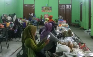 HUT DENBEKANG : Rayakan HUT, Denbekang Madiun Jual Murah 7 Ton Beras