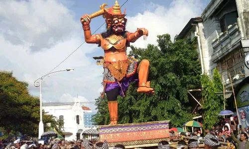 KARNAVAL SEMARANG  : Ogoh-Ogoh Didatangkan dari Bali, Netizen Semarang Nyinyir