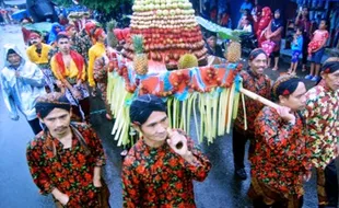 Foto Sedekah Bumi Digelar di Jambu