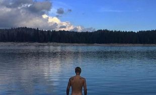 SENSASI ARTIS : Justin Bieber Pamer Foto Tanpa Busana