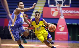 INDONESIAN BASKETBALL LEAGUE : Menang Beruntun, Satya Wacana Mendekat ke Playoff