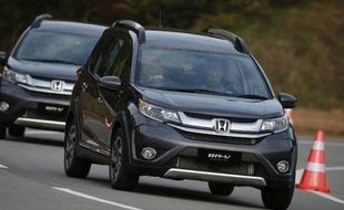 PENJUALAN MOBIL : Ini 20 Mobil Terlaris Maret 2016, Honda-Toyota Dominan