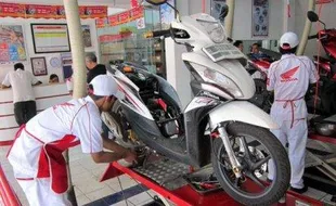 BURSA MOTOR : Hari Kartini, Honda-Yamaha Tebar Diskon Servis