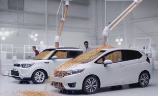 KOMPARASI MOBIL: Kabin Honda Jazz Vs Kia Soul, Siapa Paling Lega?