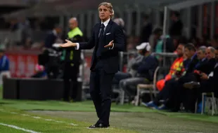 KARIER PELATIH : Mancini Didepak Inter