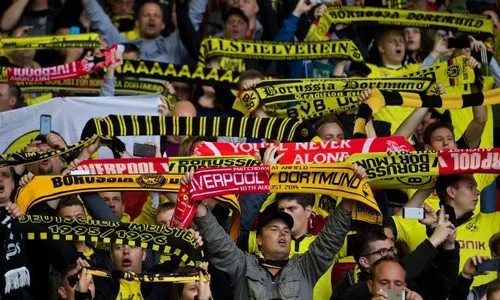 LIGA EUROPA 2015/2016 : Tandang ke Anfield, Fans Dortmund Ikut Kenang Tragedi Hillsborough