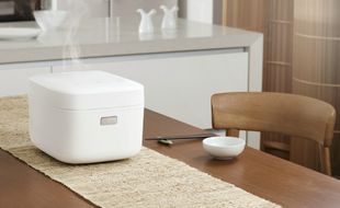 TEKNOLOGI TERBARU : Xiaomi Rilis Rice Cooker Terhubung Internet Rp1,9 Juta