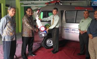 Bank BPD DIY Serahkan Hibah Ambulance ke RS PKU Muhammadiyah Jogja