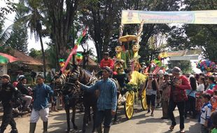 Madubaru Mulai Masa Penggilingan Tebu, Ini Kemeriahan Ritualnya