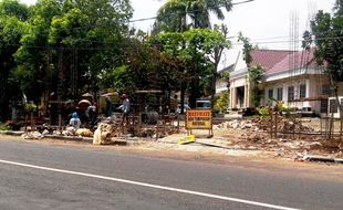 DPRD GUNUNGKIDUL : Pembangunan Gapura dan Pagar Gedung Diharap Tingkatkan Kinerja Anggota DPRD