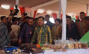 BEDAH RUMAH : Mendagri Puji Program Bedah Rumah Kulonprogo