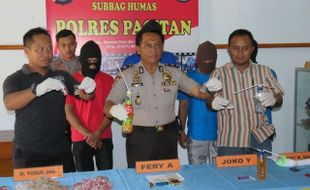 NARKOBA PACITAN : Operasi Bersinar, Polres Pacitan Bekuk 7 Tersangka Kasus Narkoba