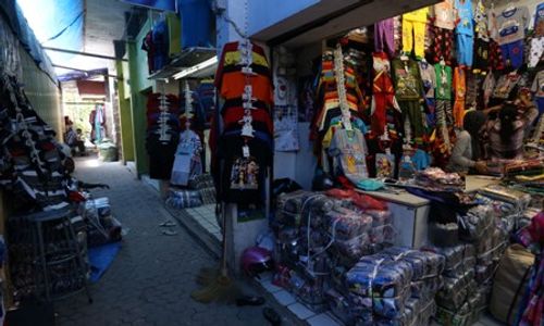 FOTO PASAR KLEWER : Pedagang Pasar Klewer Minta Relokasi Ditunda