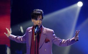 SERBA LIMA : 5 Hal Eksentrik dari Sosok Legendaris Prince