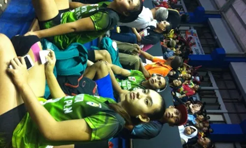 PROLIGA 2016 : Duo Srikandi Elektrik PLN Rayakan Ultah di Momen Final Four