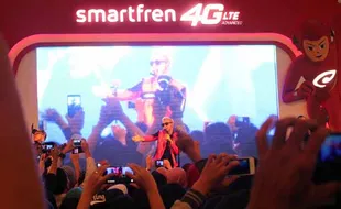 AKSES INTERNET CEPAT : Pacu Kreativitas dengan Smartfren 4G LTE Advanced