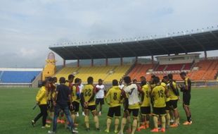 ISC A 2016 : Jelang Lawan Persiba, Laskar Wong Kito Pilih Latihan di Bandung