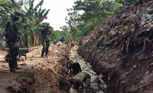 TMMD GUNUNGKIDUL : Perbaikan Jalan Diharap Tingkatkan Perekonomian