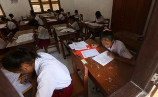 UJIAN SD 2016 : Hari Pertama Ujian, 10 Siswa SD/MI di Tulungagung Absen