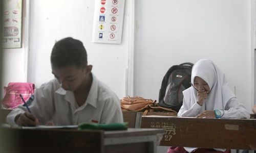 UN SD 2016 : Sebelum Ujian, Siswa Diberi Susu dan Sarapan