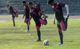 PERSIS SOLO : Laskar Sambernyawa Digeber Latihan Ringan