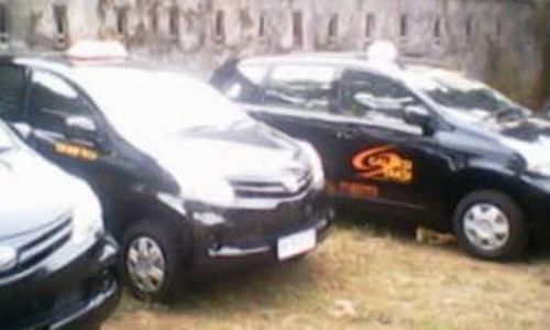 TRANSPORTASI SALATIGA : Sopir Taksi Tolak Ubertaxi di Salatiga