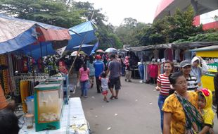 PKL SOLO : Pedagang Sunday Market Dipungut Biaya Kebersihan Tanpa Karcis